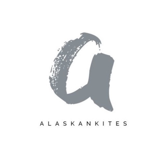 Meet your Posher, Lauren - Picture 1 of 2